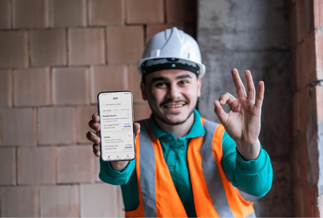 Jeune travailleur québécois consultant une application de quarts de travail sur son téléphone, symbole de flexibilité et autonomie.